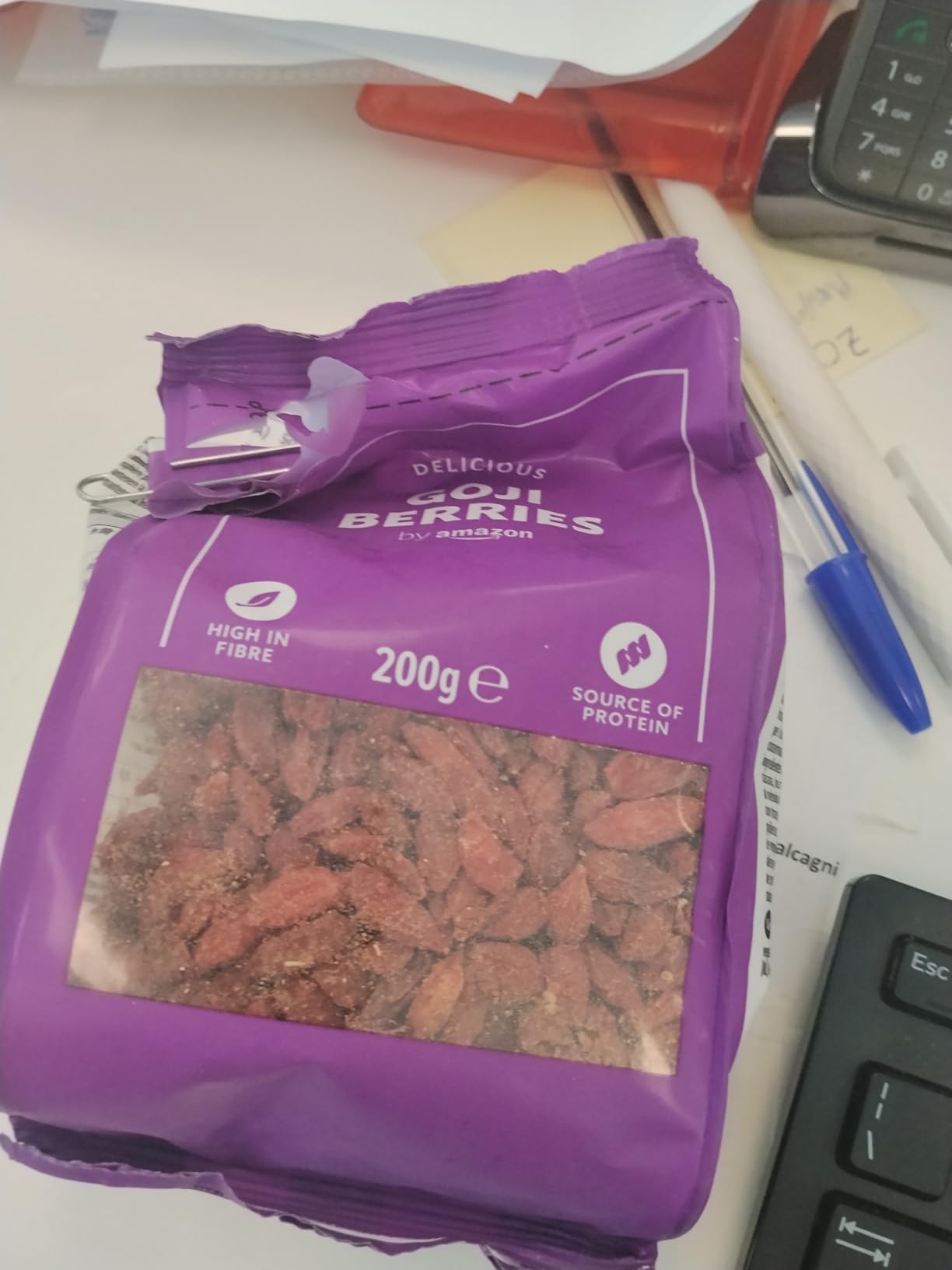by Amazon Bacche di Goji Essiccate 6 x 200 g ricche di fibre