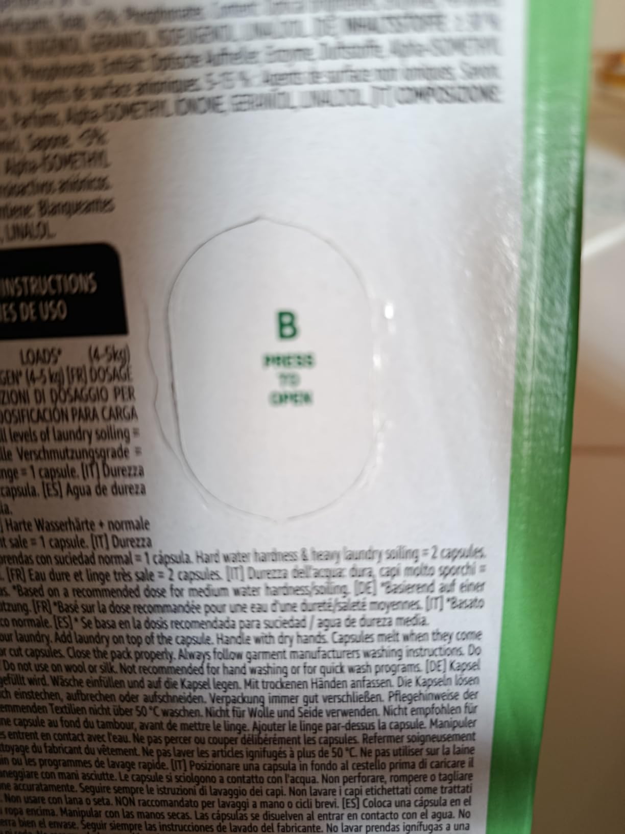 by Amazon Universali capsule bucato bianchi e colorati 24 lavaggi