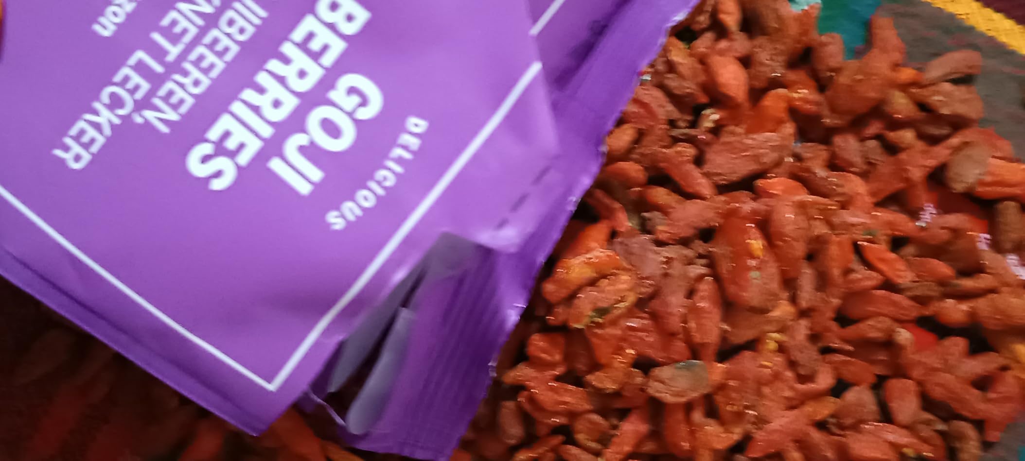 by Amazon Bacche di Goji Essiccate 6 x 200 g ricche di fibre