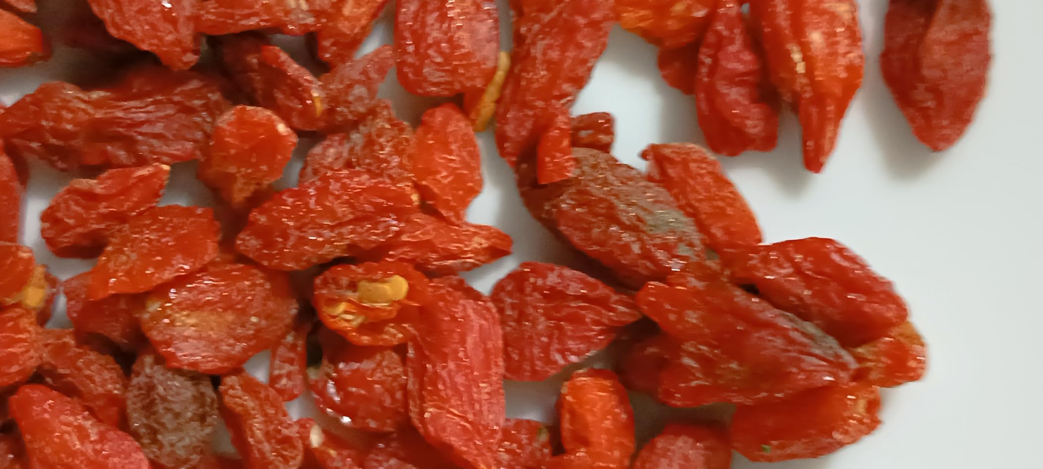 by Amazon Bacche di Goji Essiccate 6 x 200 g ricche di fibre