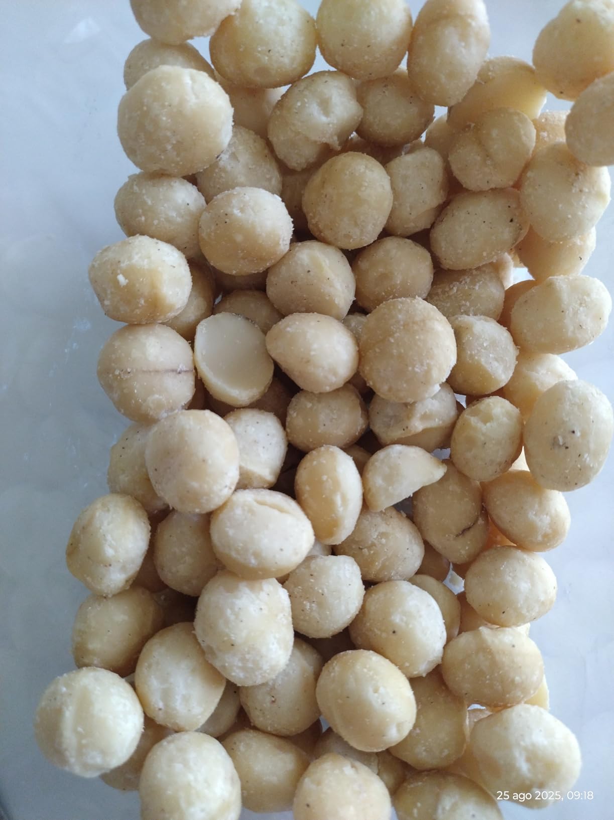 by Amazon Noci di Macadamia Intere 500 g Non Salate Vegane