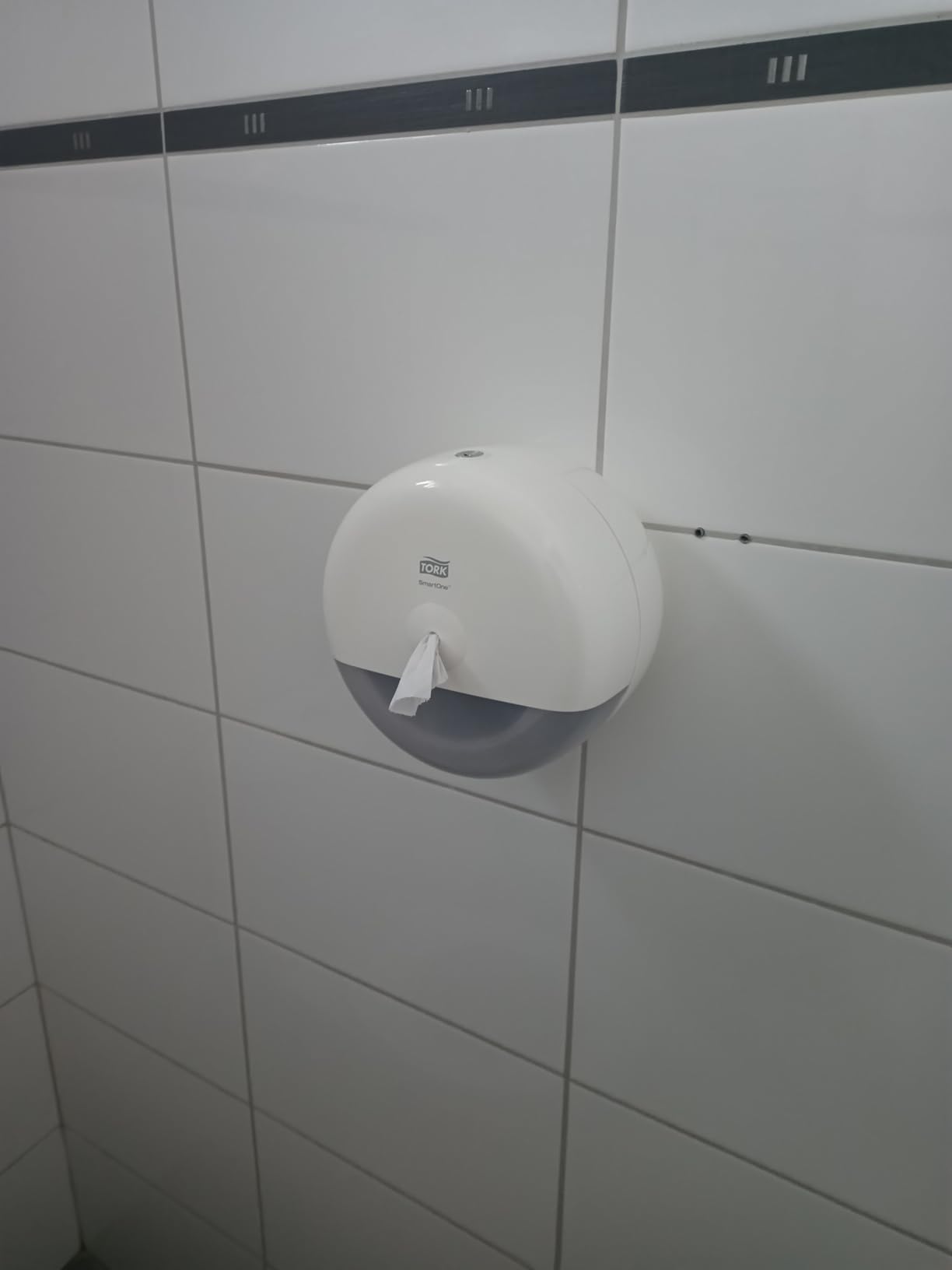 Tork SmartOne Mini 681000 dispenser carta igienica bianco T9