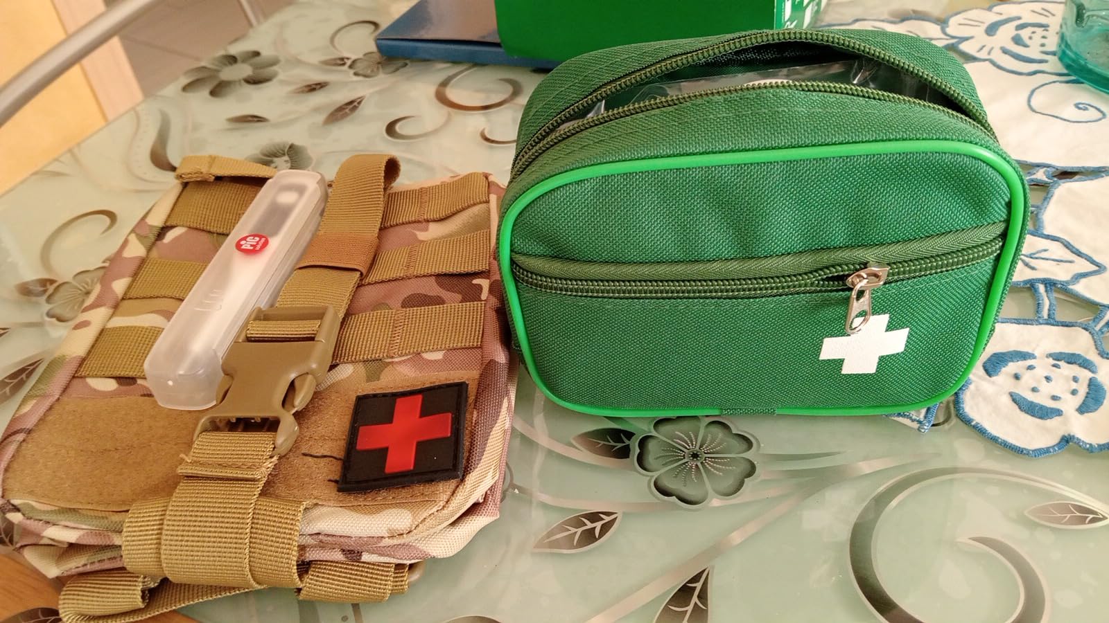 Healthcare by Amazon kit pronto soccorso 56 pezzi verde