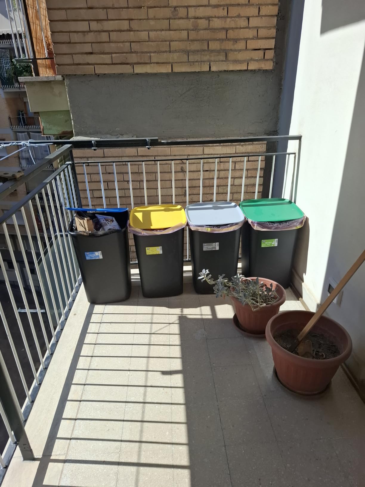 Akitaink AKIJAZZ4 set 4 bidoni 50L raccolta differenziata