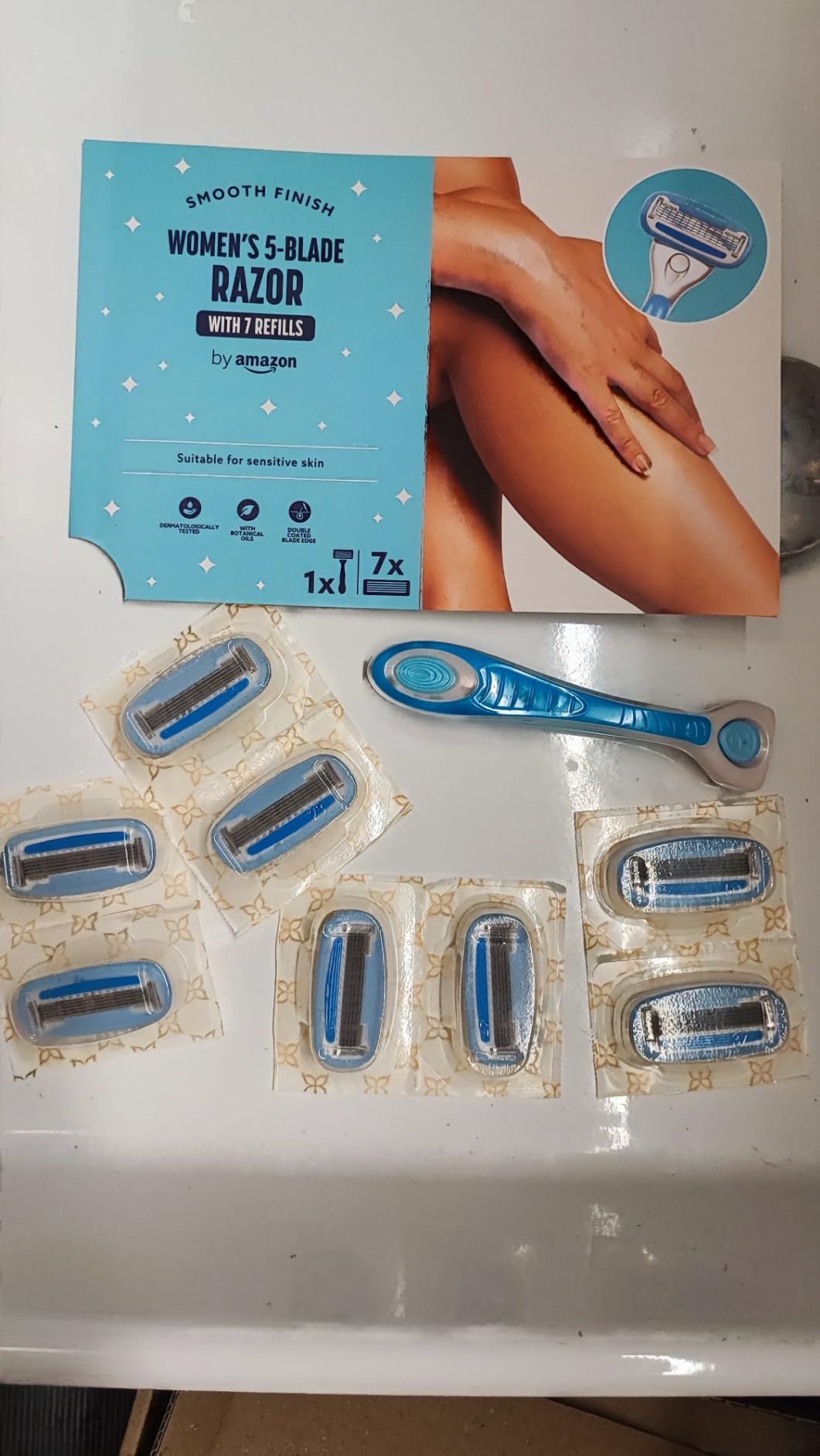 by Amazon Rasoio Donna 5 Lame + 7 Ricariche per pelli sensibili