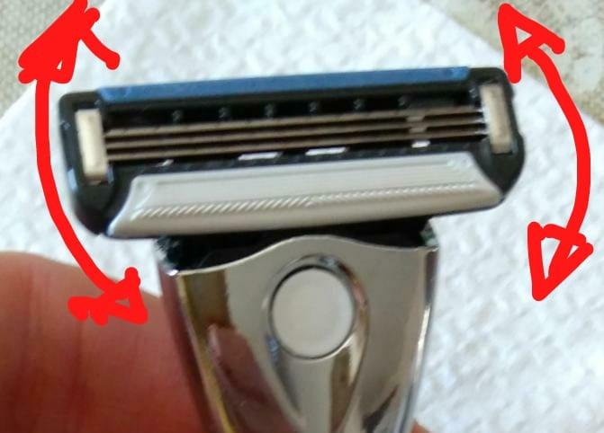 by Amazon Rasoio Uomo 3 Lame con 5 Ricariche Pelle Sensibile