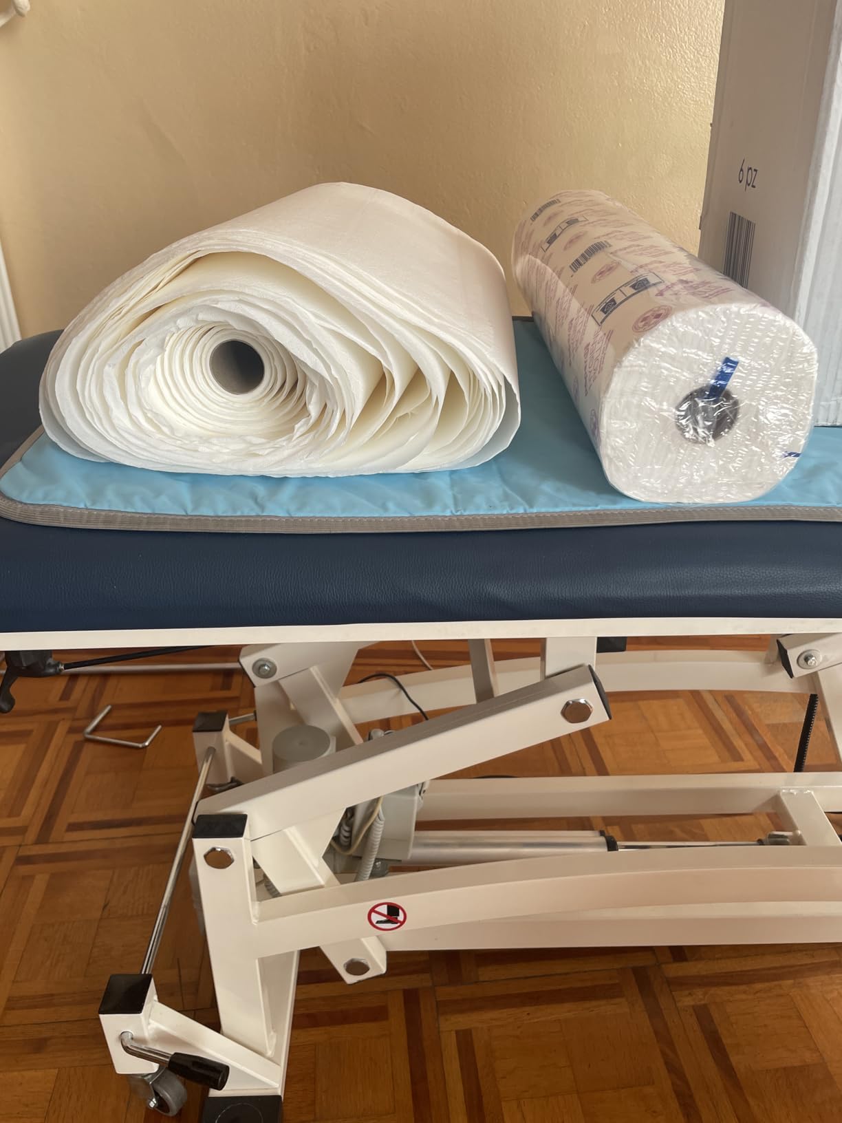 Akitaink rotolo carta lettino 60 cm 6 rotoli monouso morbido