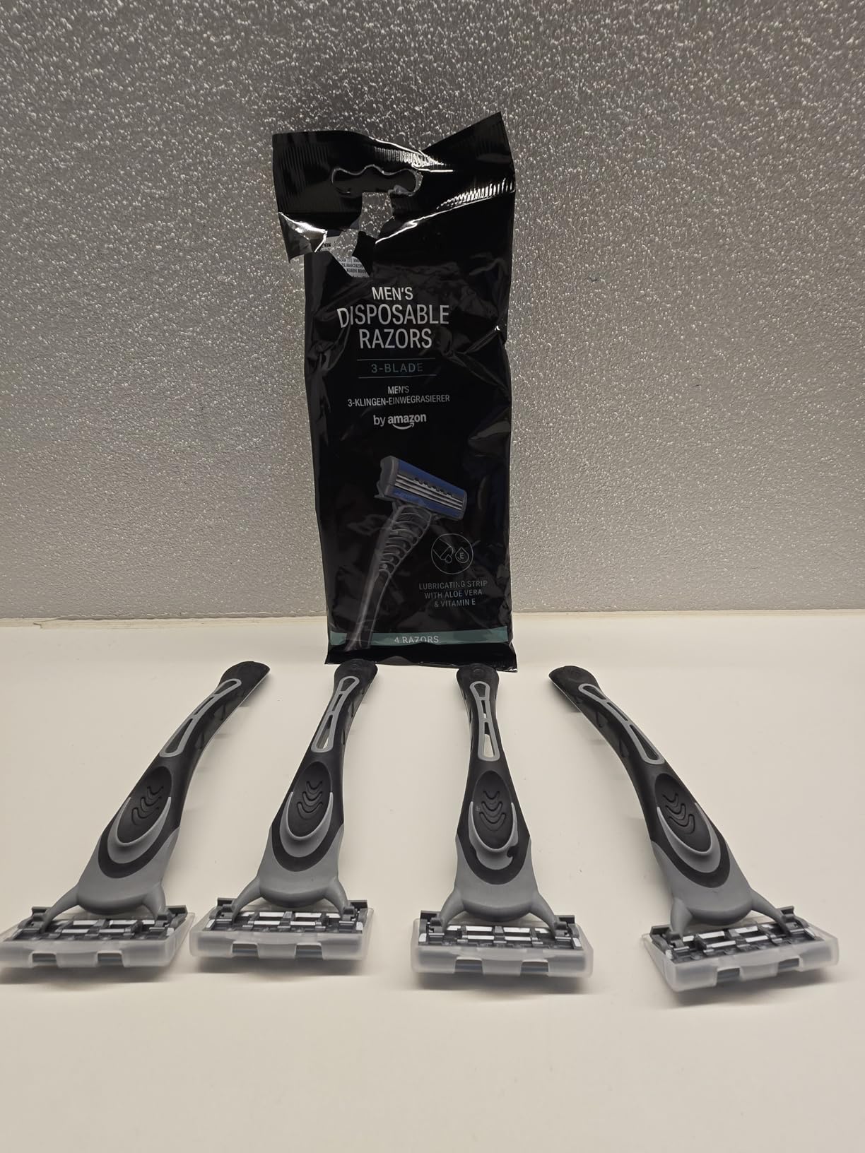 by Amazon rasoi usa e getta 3 lame neri 4 pezzi sensitive